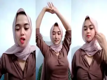 Jilbab Cantik Live Bikin Horny Celana Sempit Melet poster