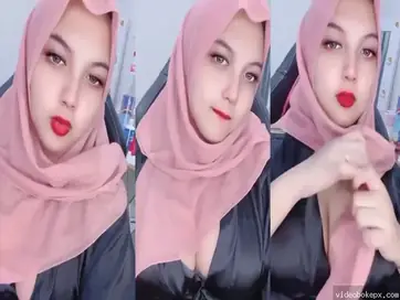 Live Hijab Cantik Pamer Toket Gede Basah poster
