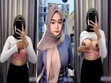 Tiktoker Hijab Toket Gede Bugil Ngewe Gila Memek Banjir poster